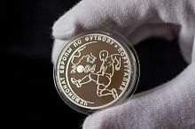 Серебряная монета 3 рубля 900 пробы Чемпионат Европы по футболу в Португалии 2004. СПМД Россия 2004 PF